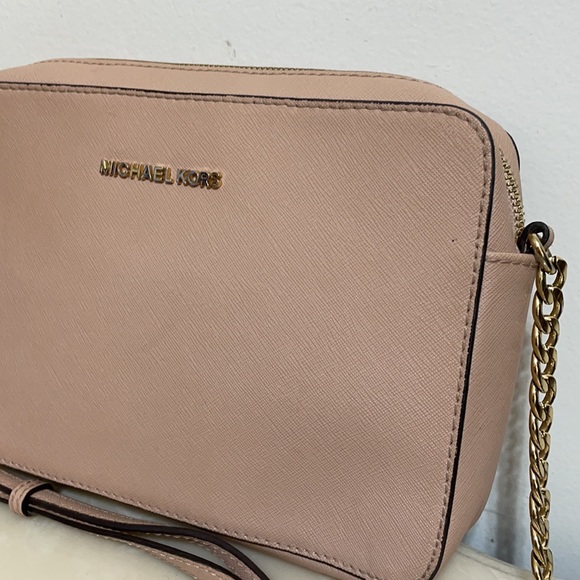 Pebbled chain crossbody bag - Picture 4 of 10